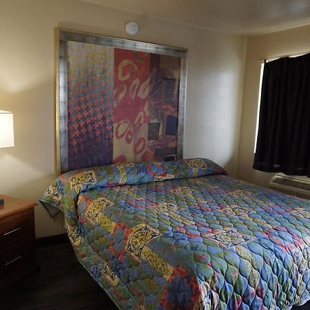 Econo Lodge San Antonio Northeast I-35 Екстериор снимка